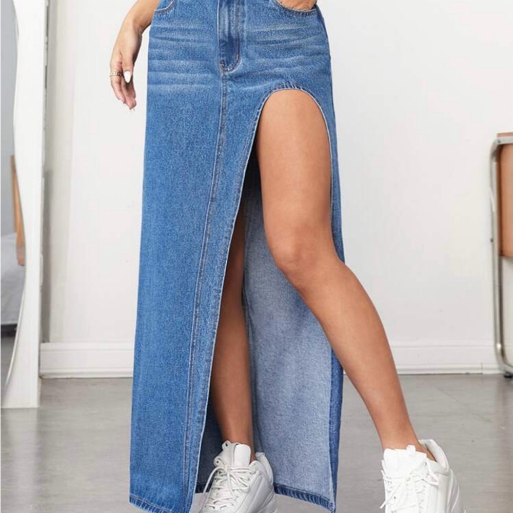 Stylish Blue Denim Maxi Skirt with High Slit